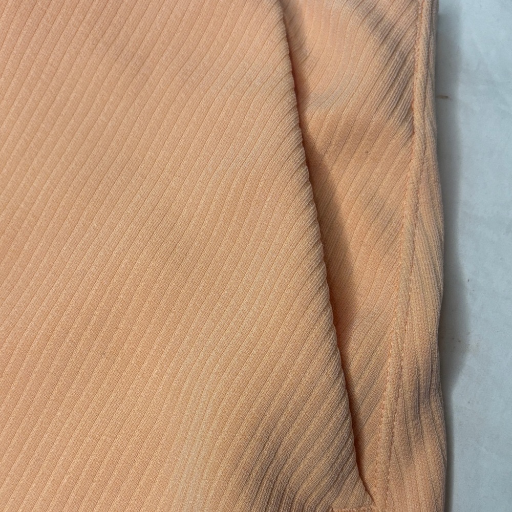Lululemon Peach Women's High Rise Ribbed Shorts Size 6 - Picture 5 of 9